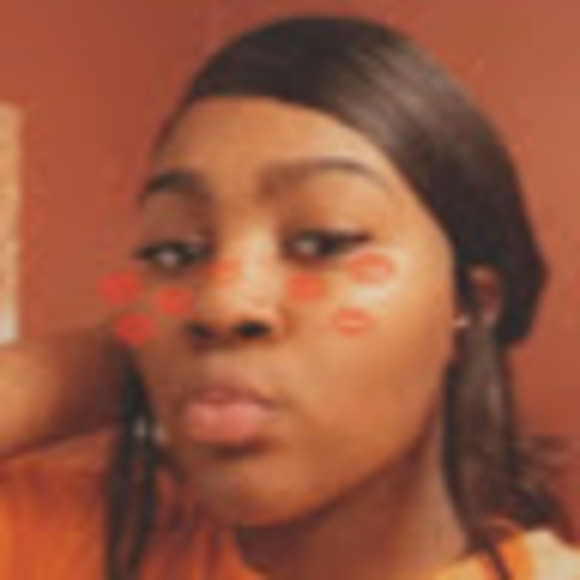 Meet your Posher, Kayla - Picture 1 of 1